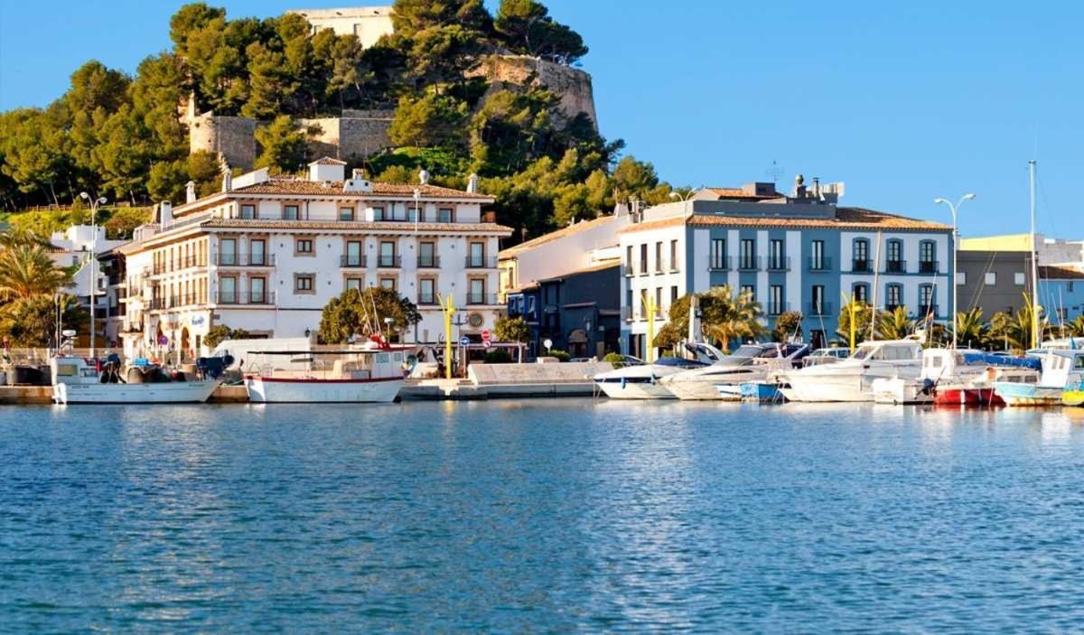 Atico En Primerisima Linea De Playa!!! Denia Luaran gambar
