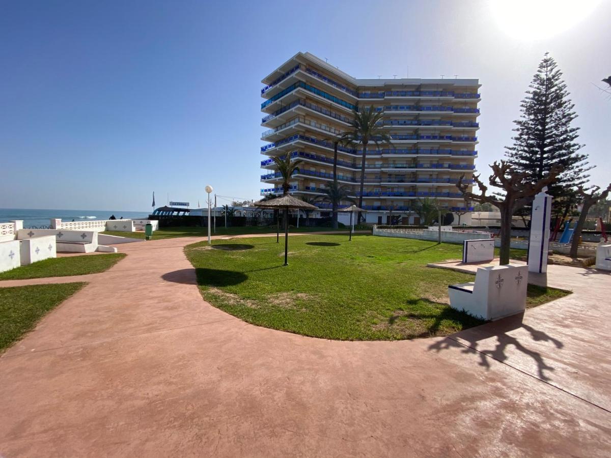 Atico En Primerisima Linea De Playa!!! Denia Luaran gambar