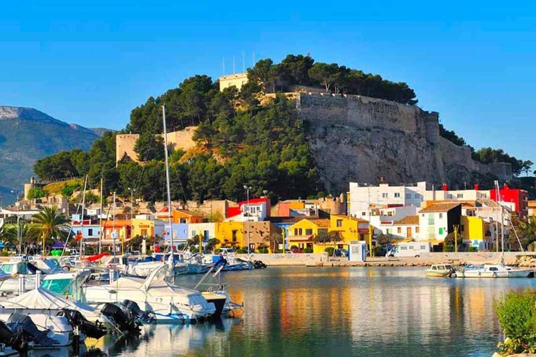 Atico En Primerisima Linea De Playa!!! Denia Luaran gambar