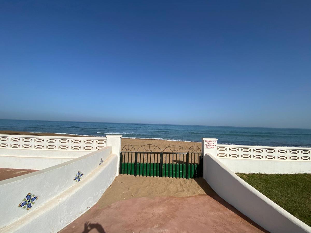 Atico En Primerisima Linea De Playa!!! Denia Luaran gambar